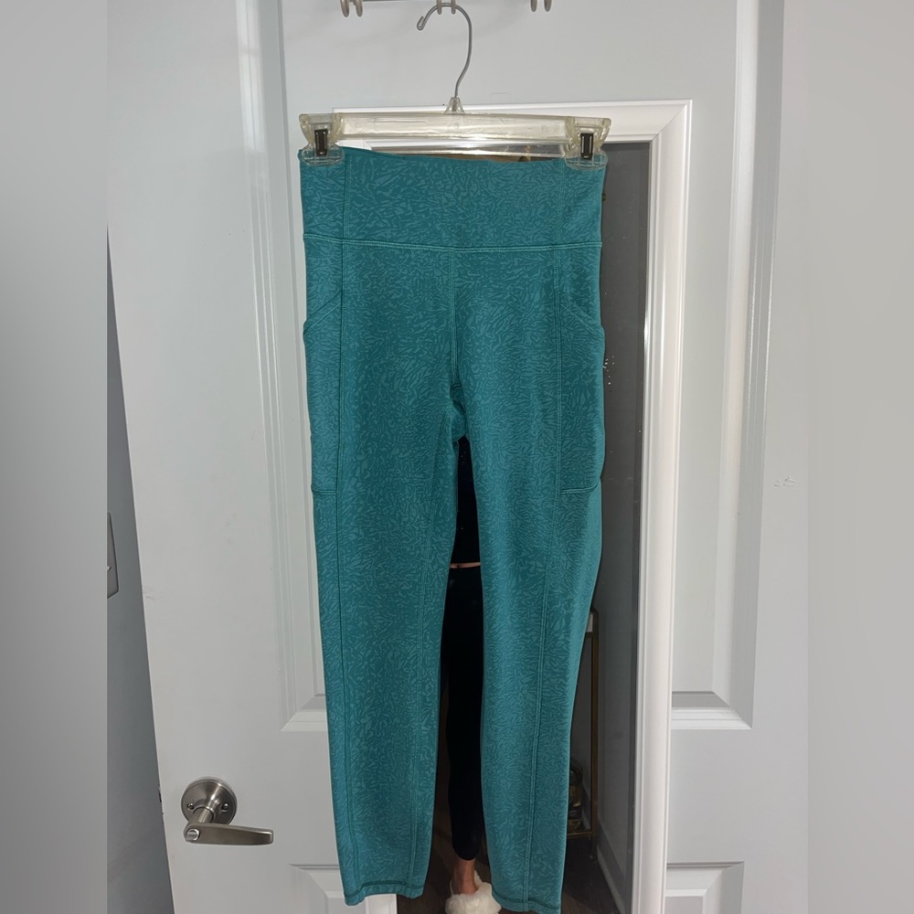 Lulu leggings size 4